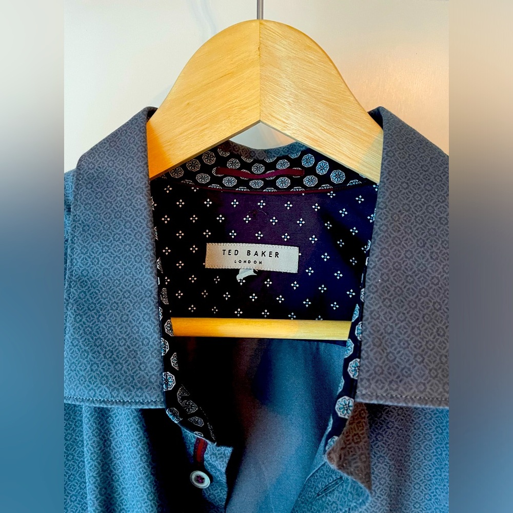 New unworn (without tags) Charles Tyrwhitt blue/gray dress shirt